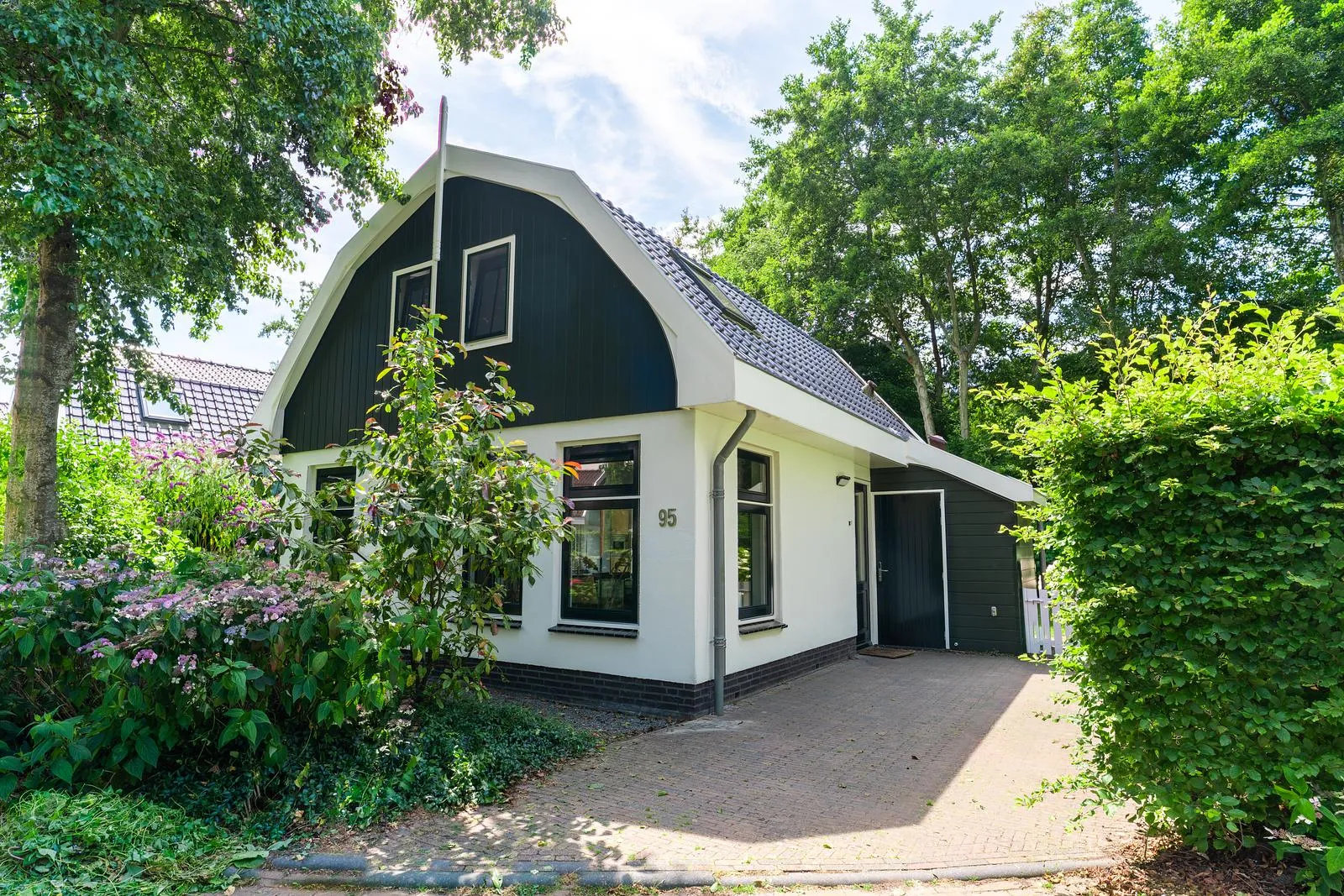 Koningshoeve Sauna & Jacuzzi 4 personen