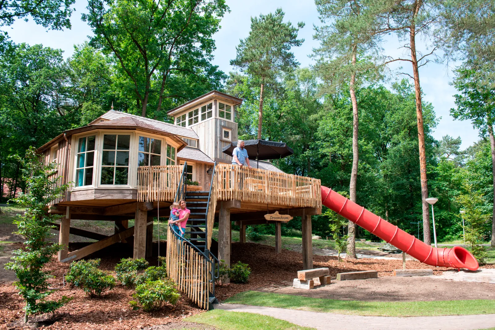 4-persoons tree house