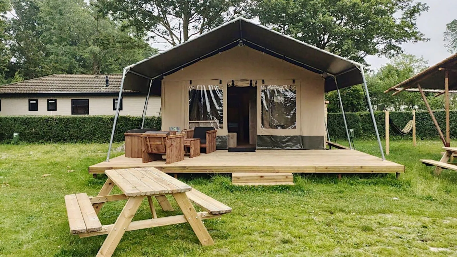 Lodgetent 6