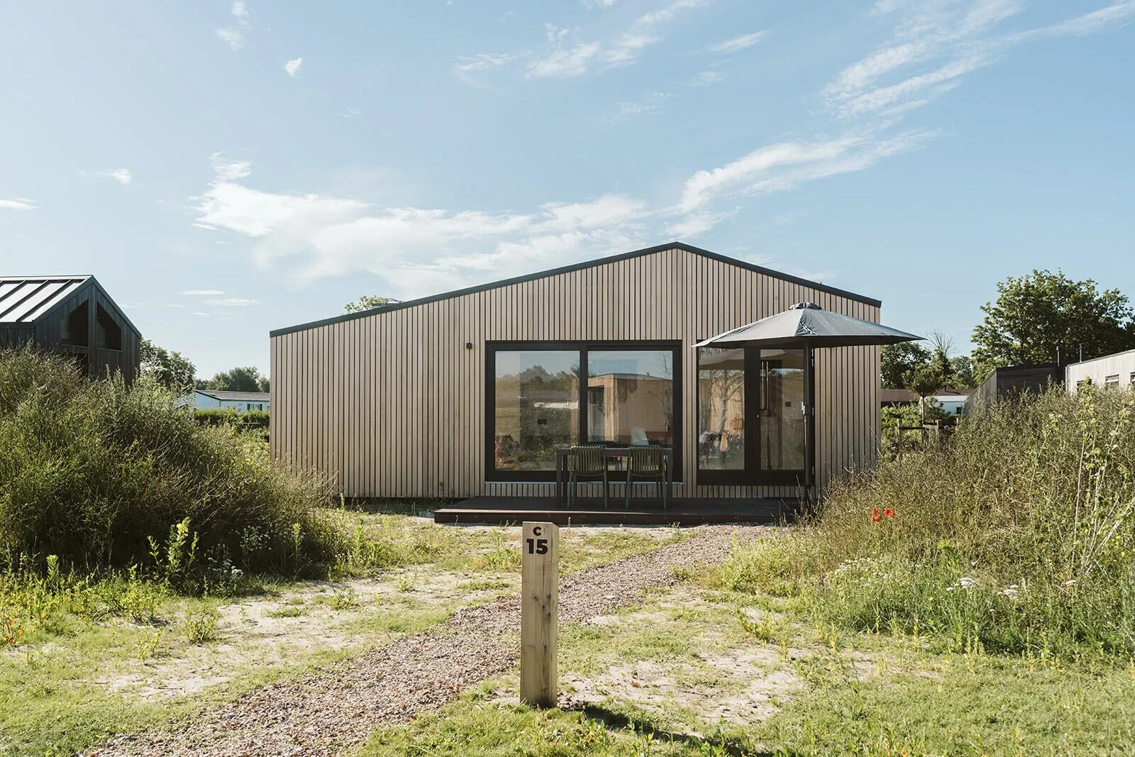 Cabin C15 Backer