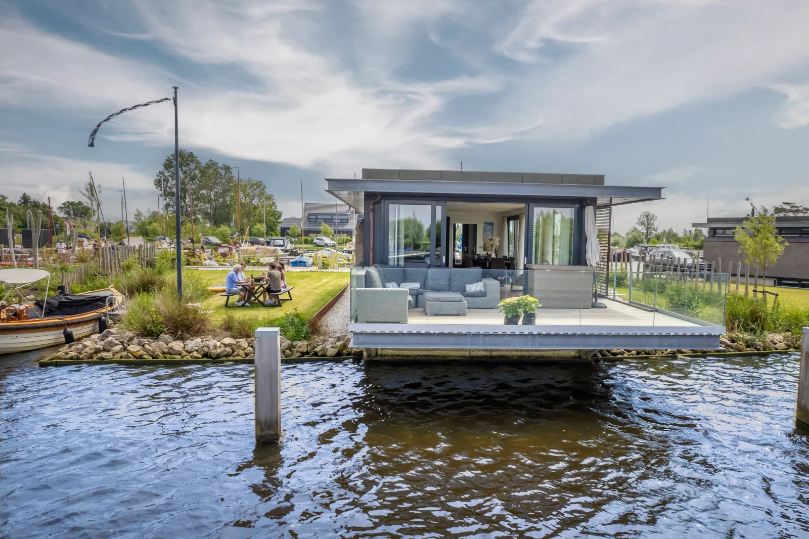 6-8-persoons waterwoning