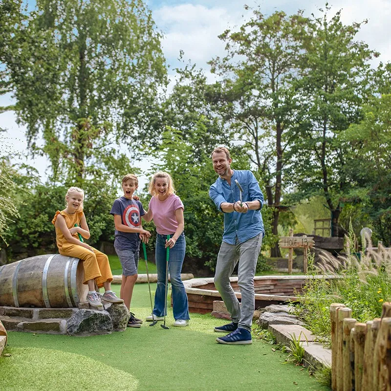 Adventure golf